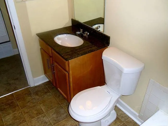 One Bedroom Bathroom