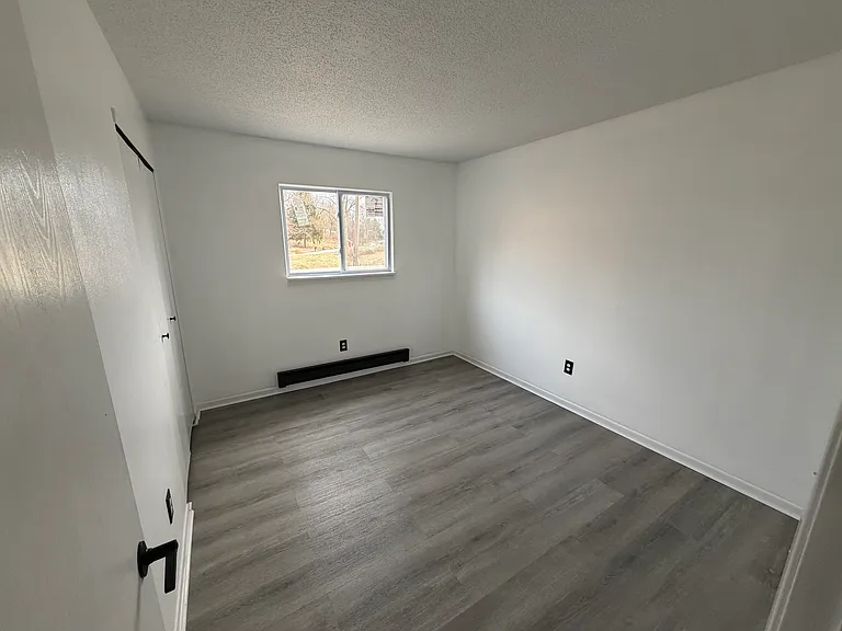 4837 W Bancroft St — Photo 31