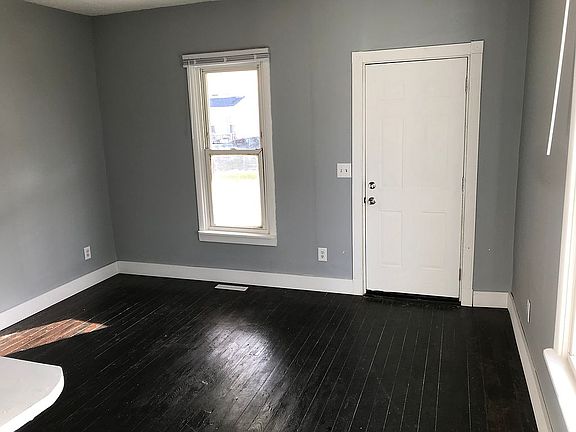 3rd image of 1420 E Rich St