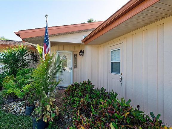 2nd image of 5563 Hamlet Ln