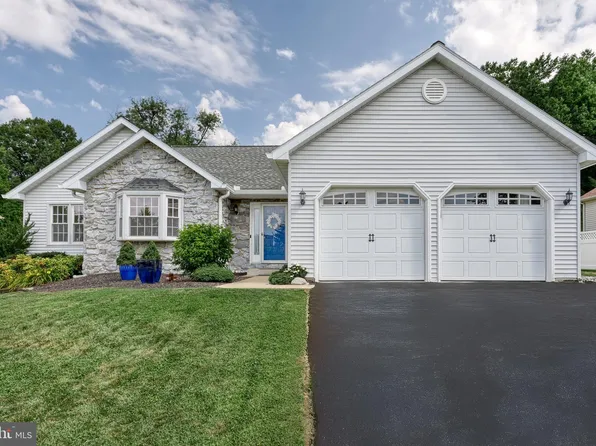 3349 Overview Dr, York, PA 17406