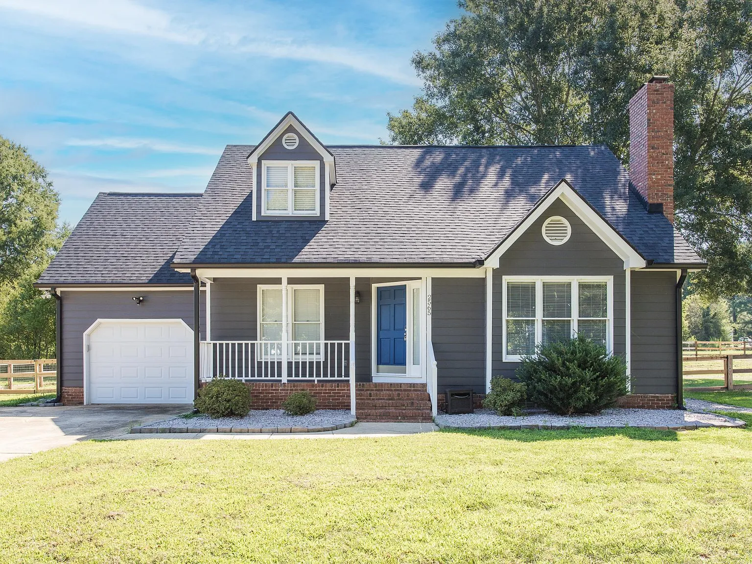 2565 Oakes Plantation Dr — Photo 1