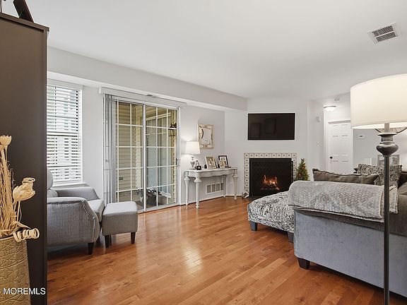 5th image of 2 Waterview Drive #2