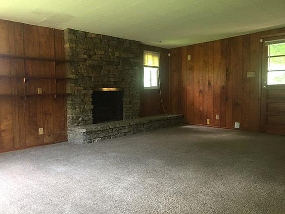 3rd image of 722 N Delbrick Ln
