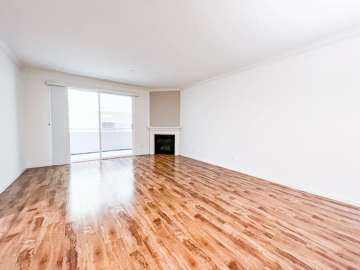 Building Photo - 6931 Kittyhawk Ave #102