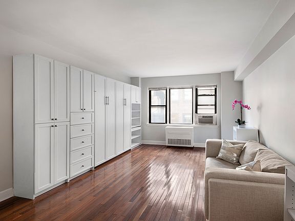 3rd image of 240 E 46th St APT 7C