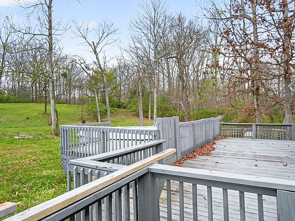 5th image of 35 Halstead Dr