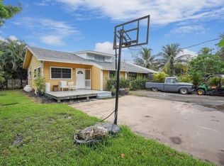 5239 Club Rd, Haverhill, FL 33415