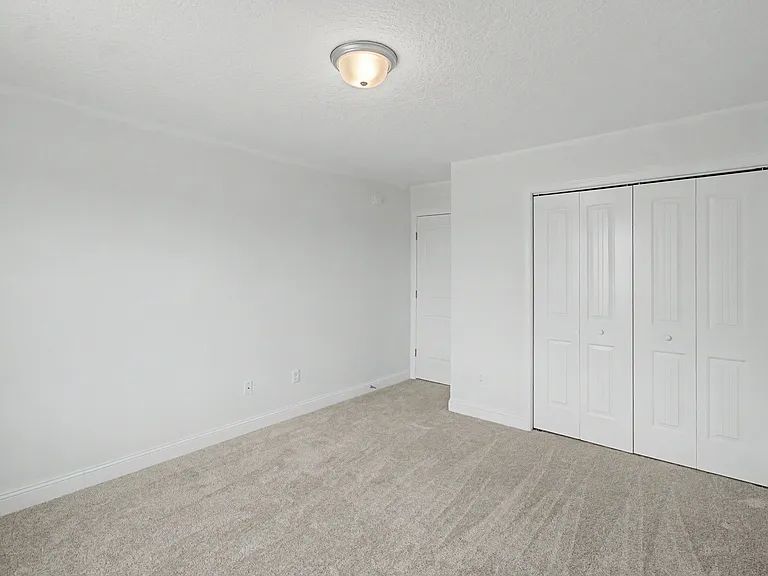 76 Saint Johns Ct — Photo 17