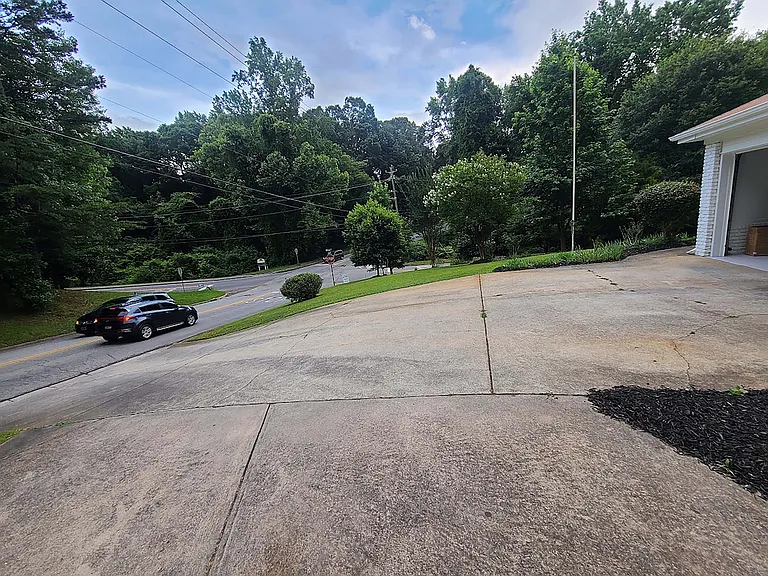 1002 Dixon Dr — Photo 15