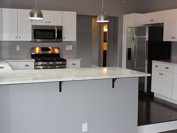 4th image of 73 Joseph St