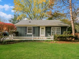 216 Raupp Blvd, Buffalo Grove, IL 60089