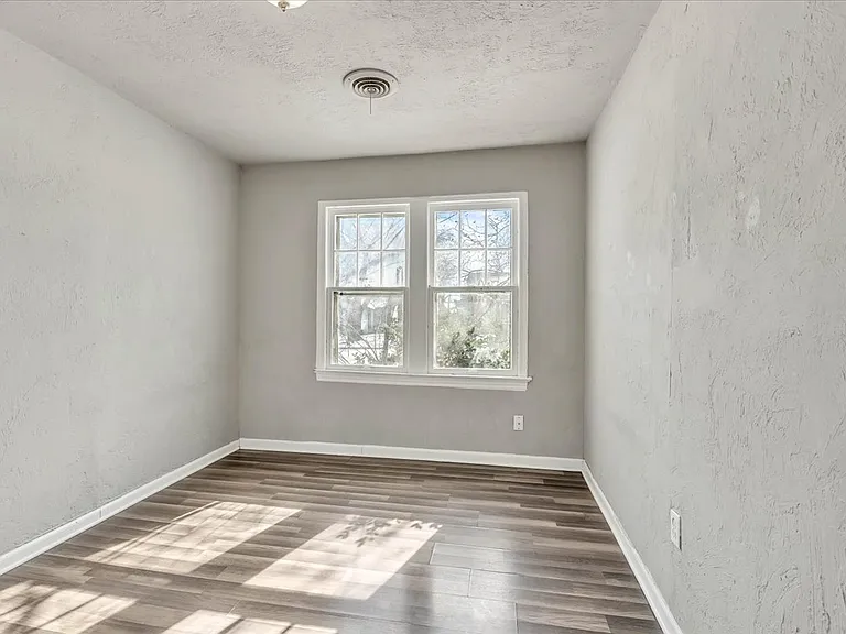 545 SW 46th St — Photo 26