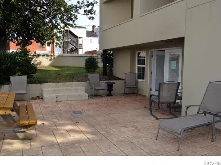 212 W Franklin St #101 — Photo 13