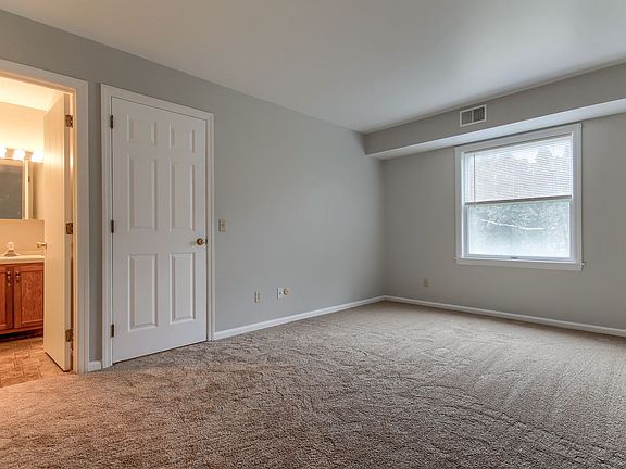 4th image of 561 Allison Dr APT 4