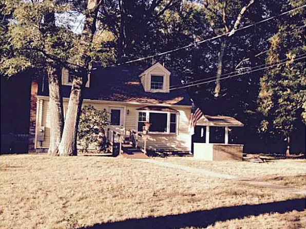 69 Biltmore Ave, Cumberland, RI 02864