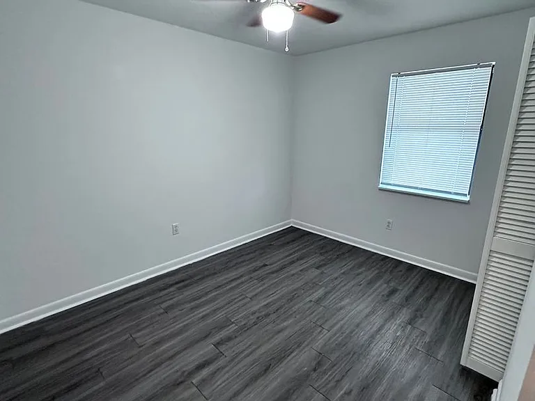 1944 Sunset Pl — Photo 9