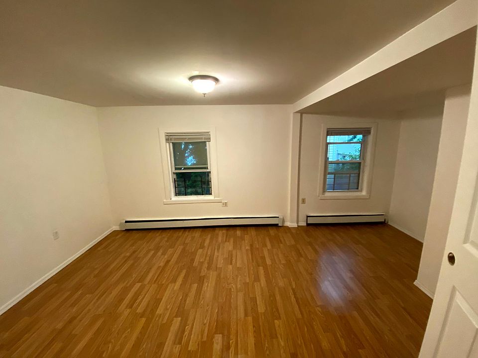 1st image of 74 Bond St #2
