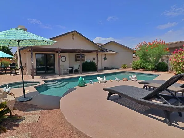 75483 La Cresta Dr, Palm Desert, CA 92211