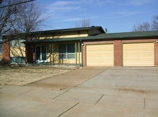 1295 Humes Ln, Florissant, MO