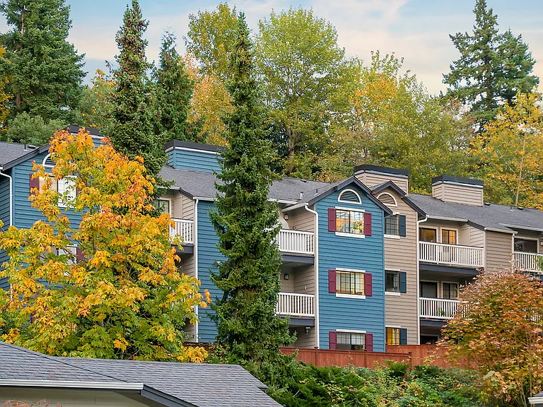 Emerald Ridge — Photo 1
