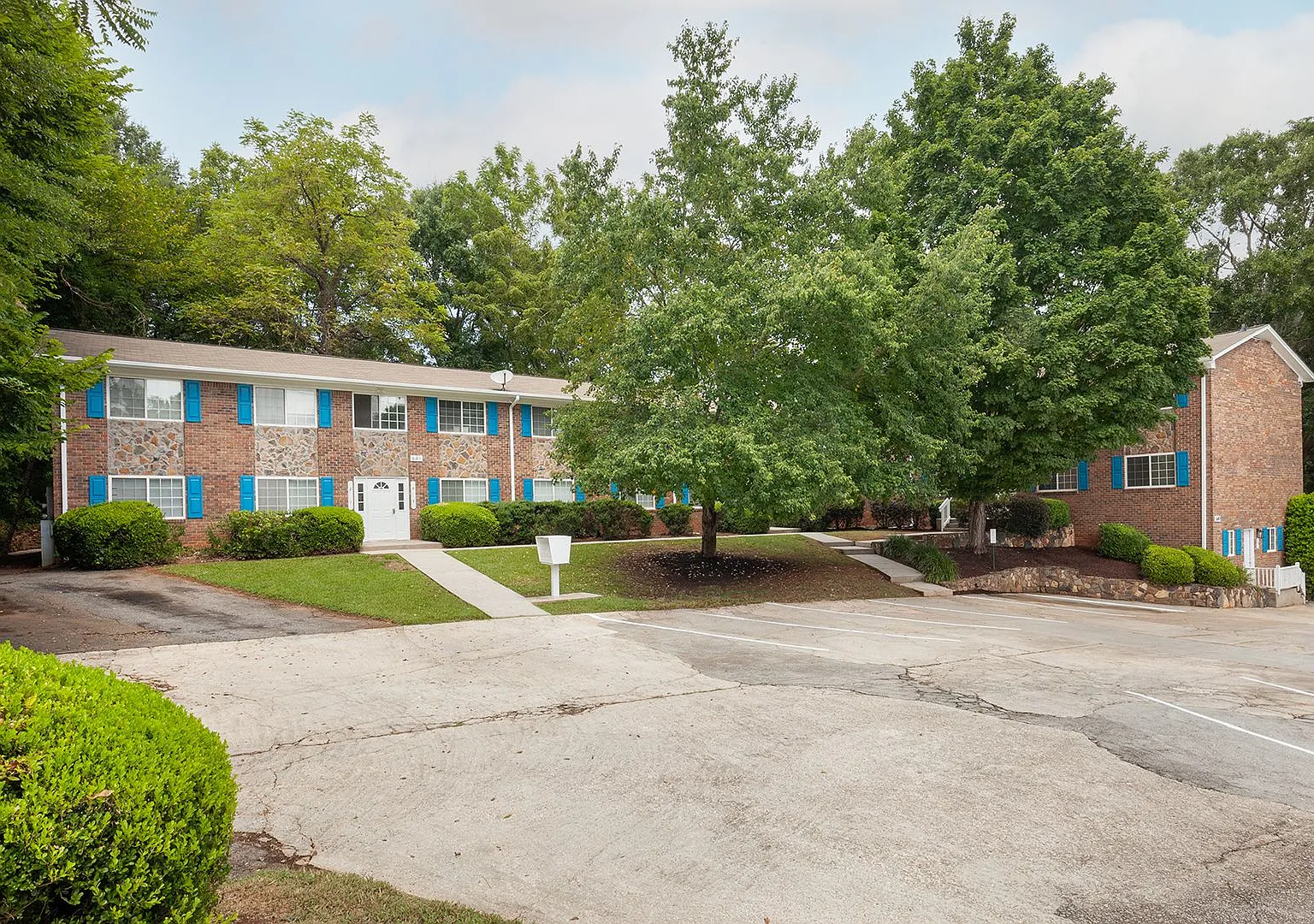 Beautiful, Fully Renovated 1bd/1ba Unit w/ Rear Deck in Ideal Smyrna Location! — Photo 2