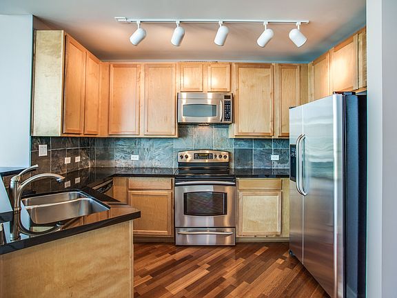 4th image of 500 Throckmorton St APT 1510