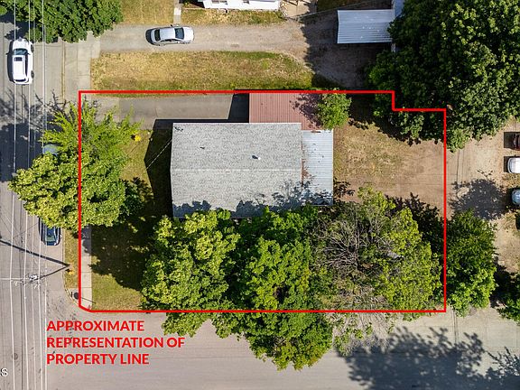 3rd image of 905 E Walnut Ave