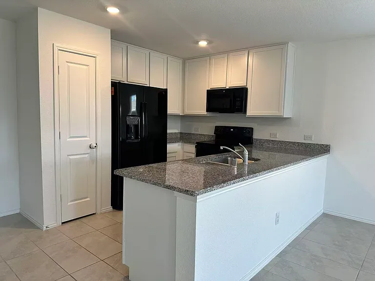 330 Ashbrook Way — Photo 3