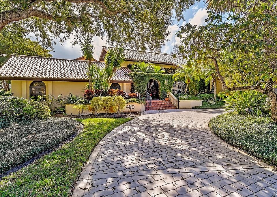 1st image of 450 E Royal Flamingo Dr