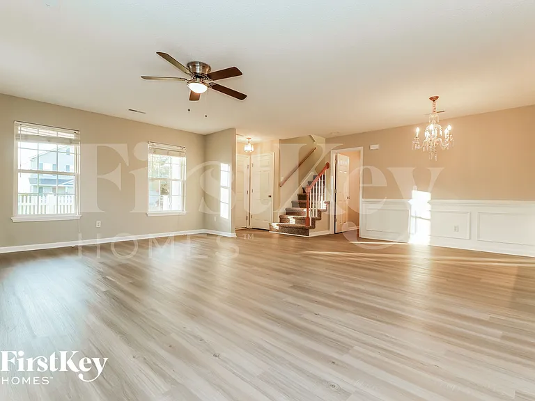 168 Jupiter Ln — Photo 2