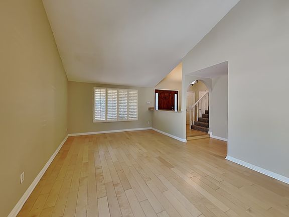4th image of 13789 Algranti Ave