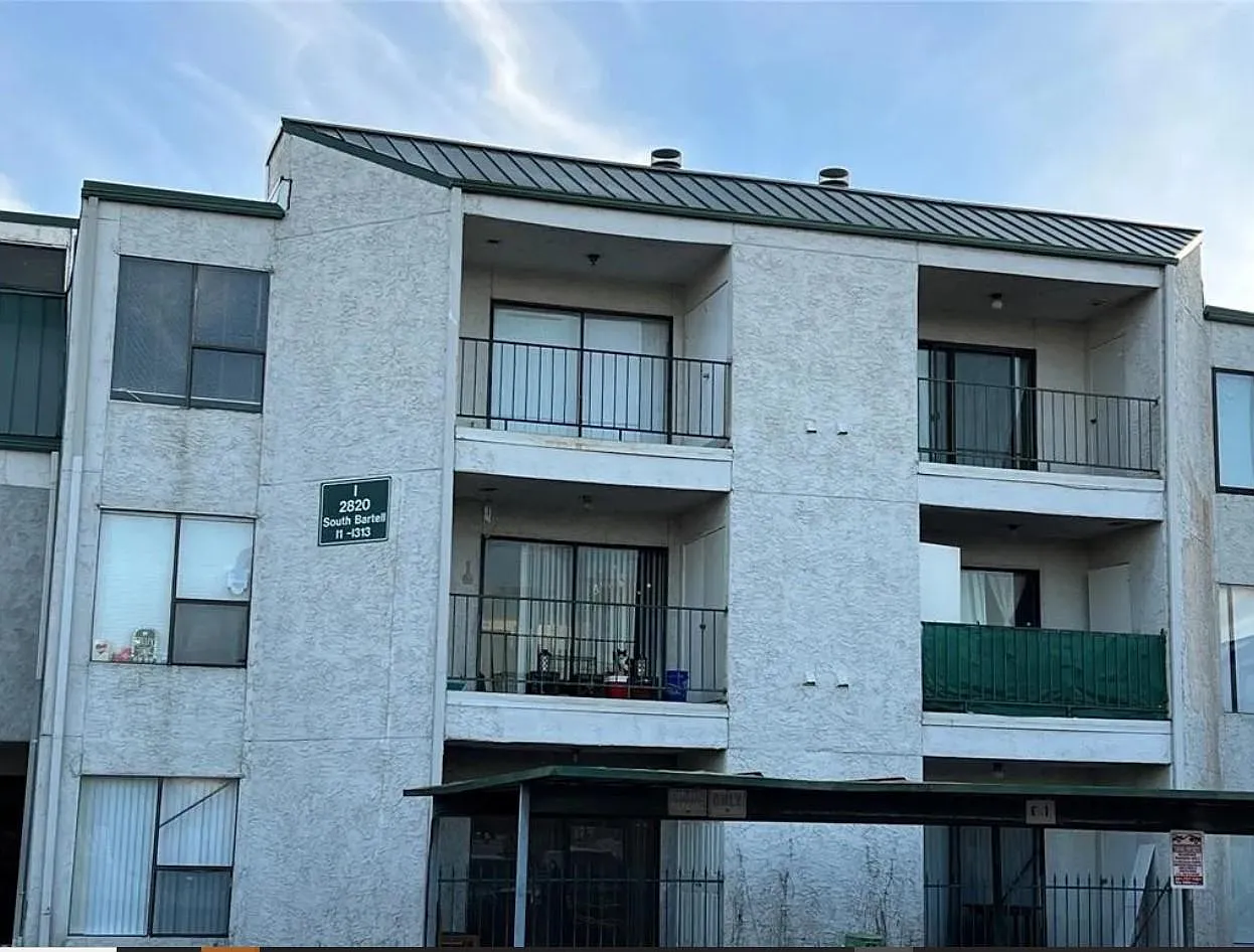 Studio, 620 sqft, $950 — Photo 1