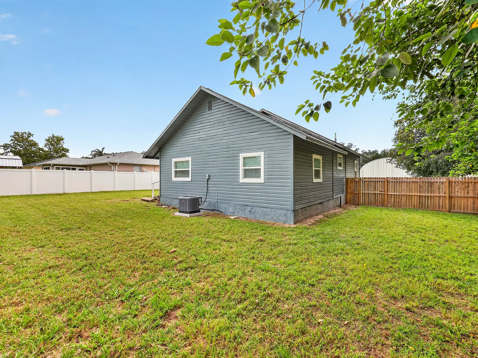 705 NW 64th Pl — Photo 4