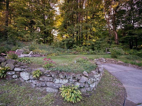 4th image of 1733 Maple Hill Dr