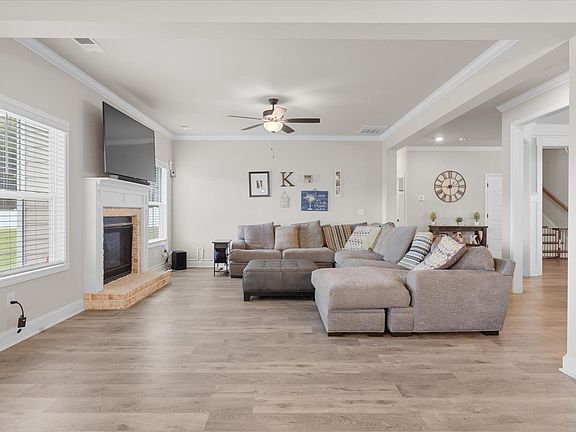 4th image of 103 Martin Woods Way