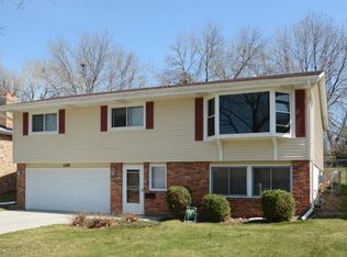 1528 Etna St, Saint Paul, MN 55106