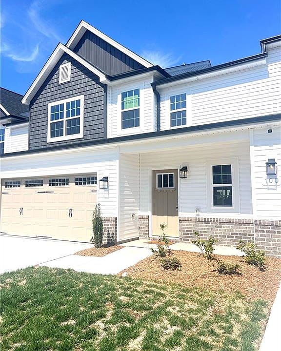 1st image of 102 Oakdale Forest Ln