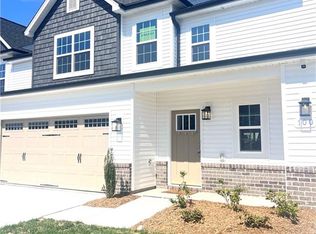 102 Oakdale Forest Ln, Jamestown, NC 27282