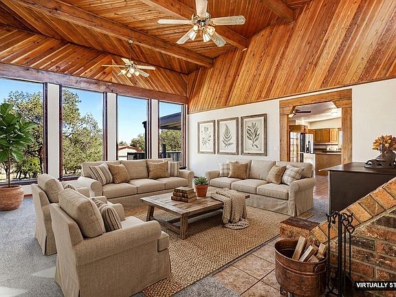 2nd image of 26 W Willard Rd