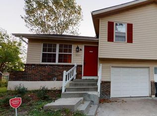 1025 N Jan Mar Dr, Olathe, KS 66061