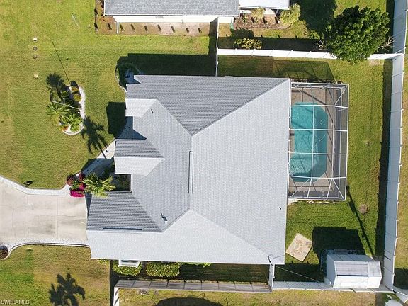 3rd image of 4121 SW 6th AVE
