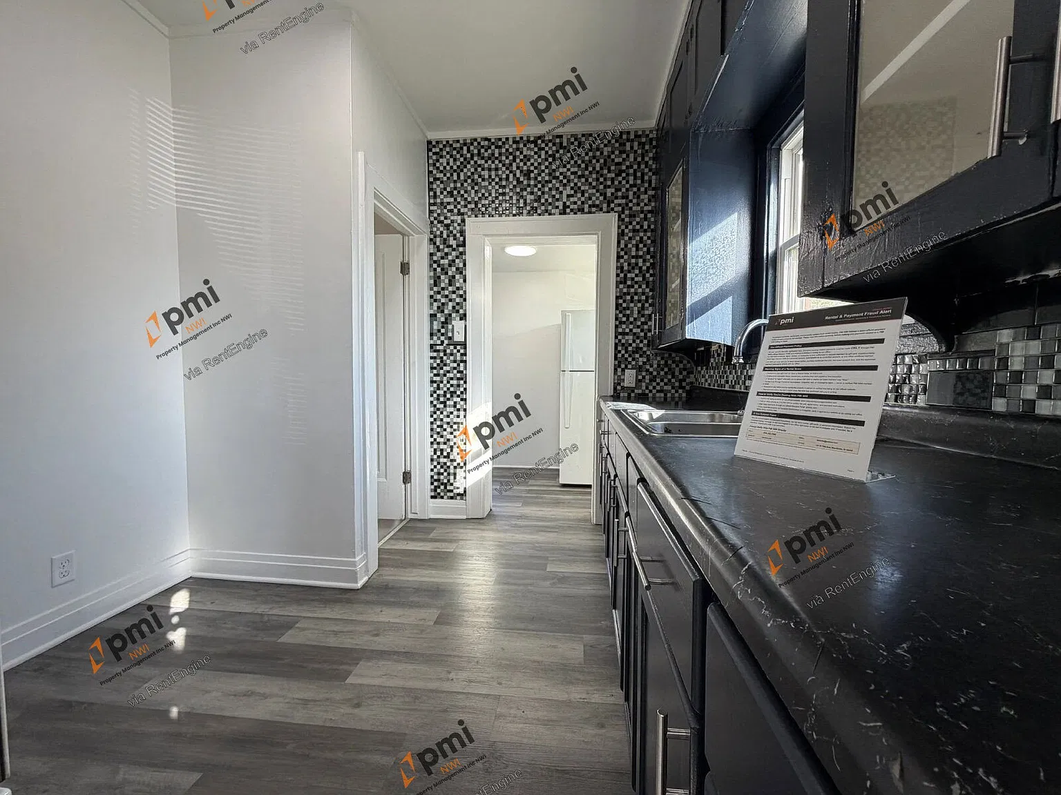 2 bed, 1.0 bath, 900 sqft, $1,195 — Photo 3