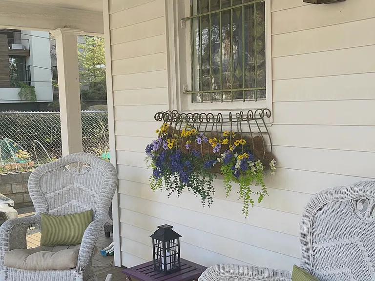 296 Alaska Ave NE — Photo 5