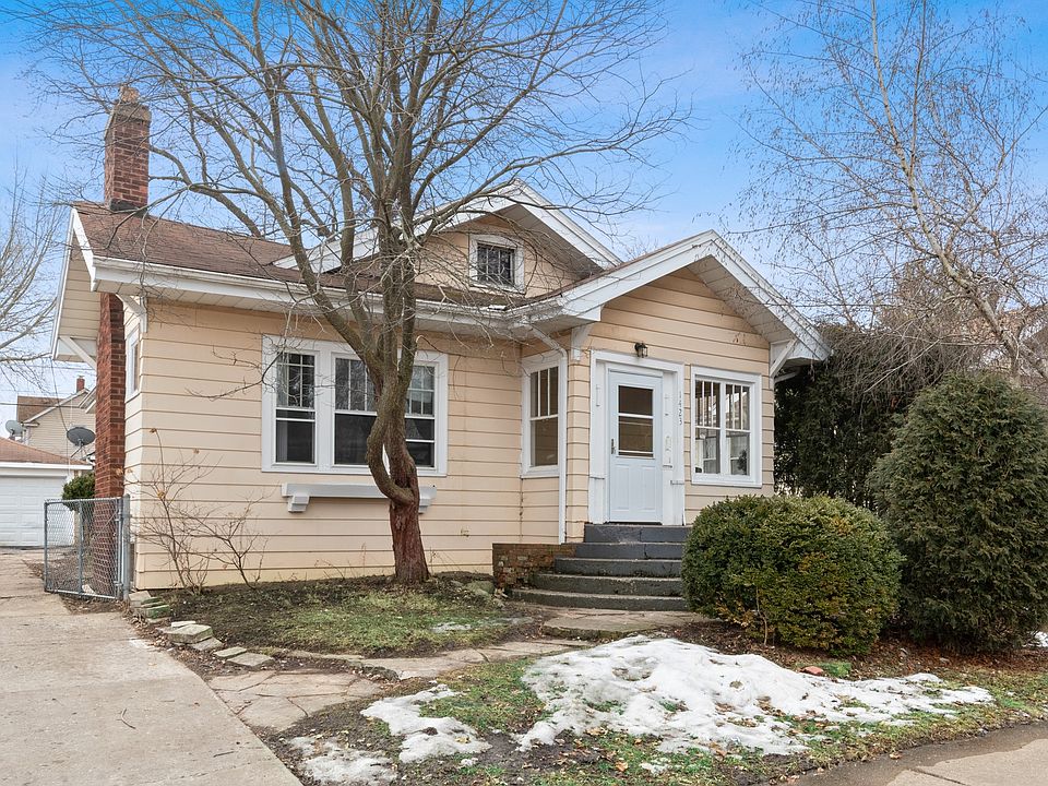 1st image of 1423 W Cornelia Ave