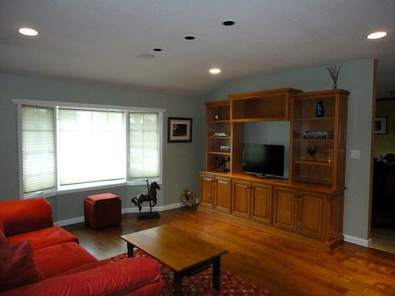 4th image of 1142 Lynhurst Ct