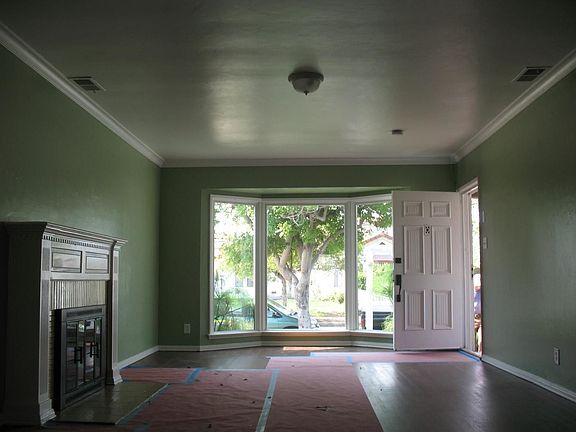 3rd image of 1317 W 81st Pl