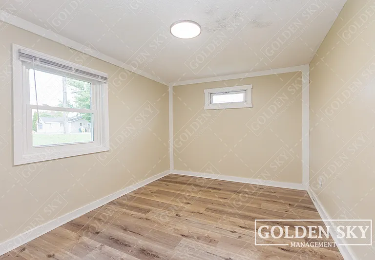 1704 W 15th St — Photo 10