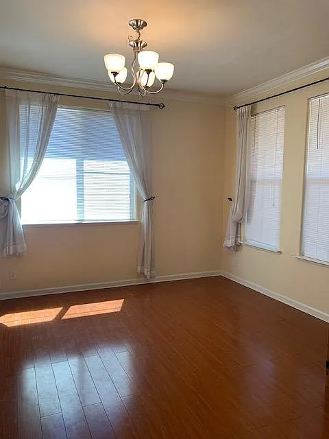 4 bed, 2.5 bath, 2818 sqft, $2,450 — Photo 4