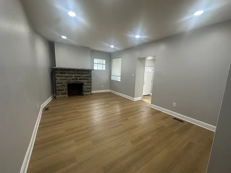 806 N 64th St — Photo 5